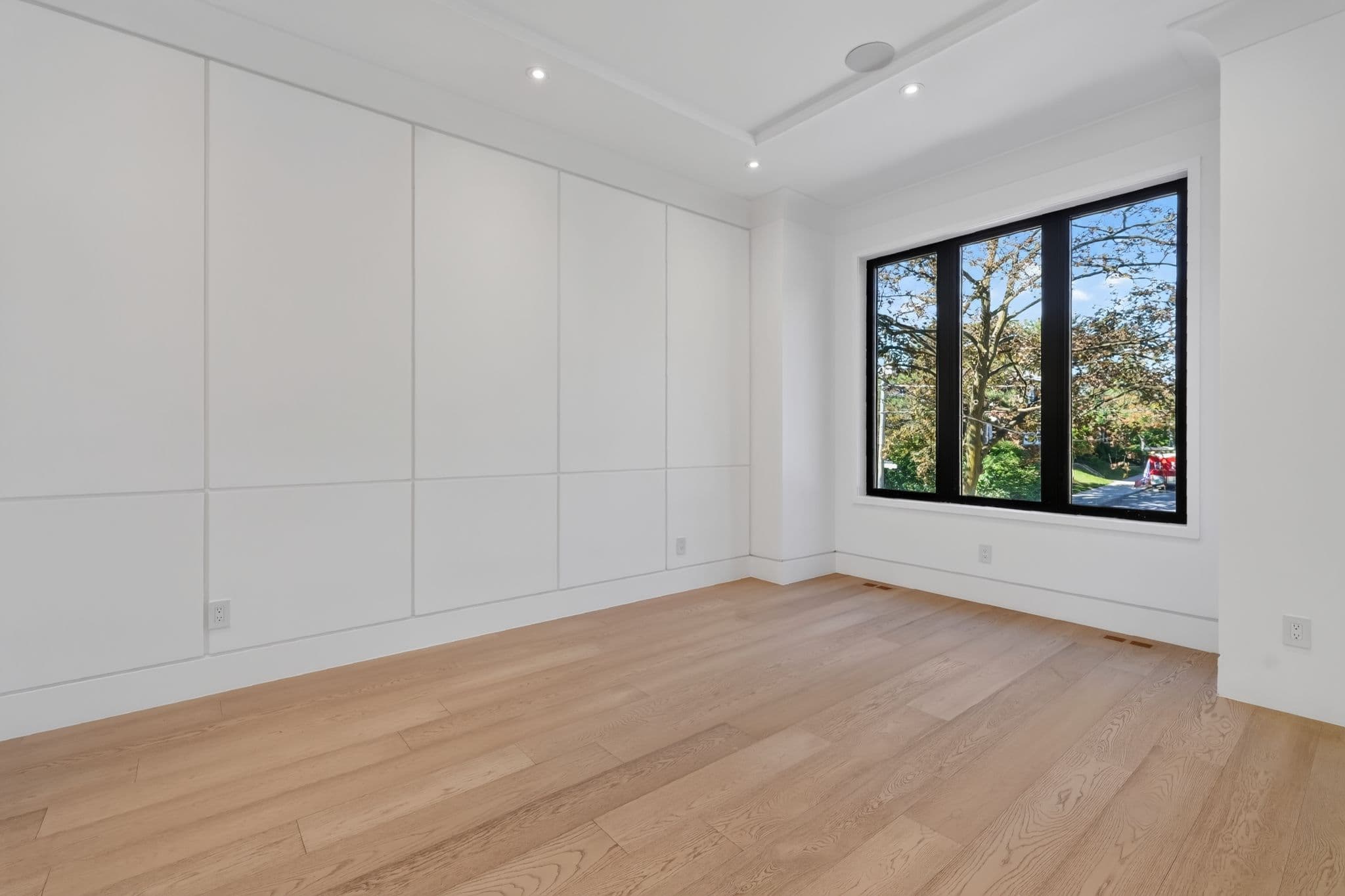 119 Glengrove Ave W Toronto, ON M4R 1P1