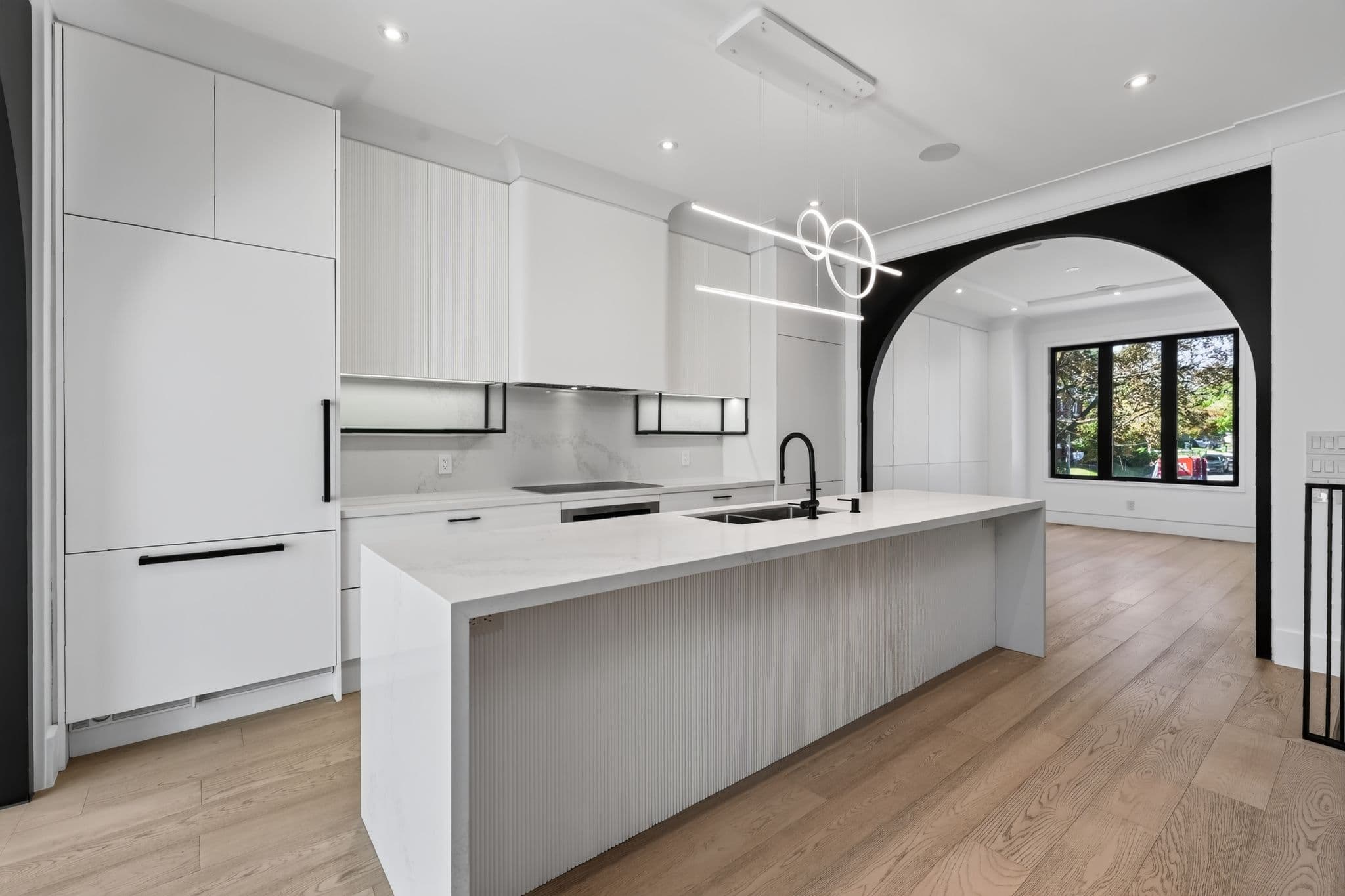 119 Glengrove Ave W Toronto, ON M4R 1P1