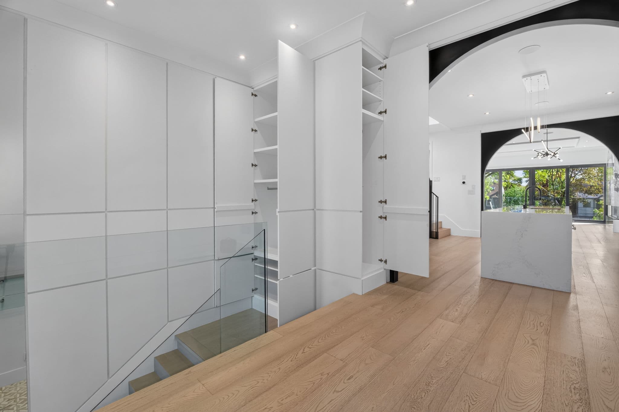 119 Glengrove Ave W Toronto, ON M4R 1P1