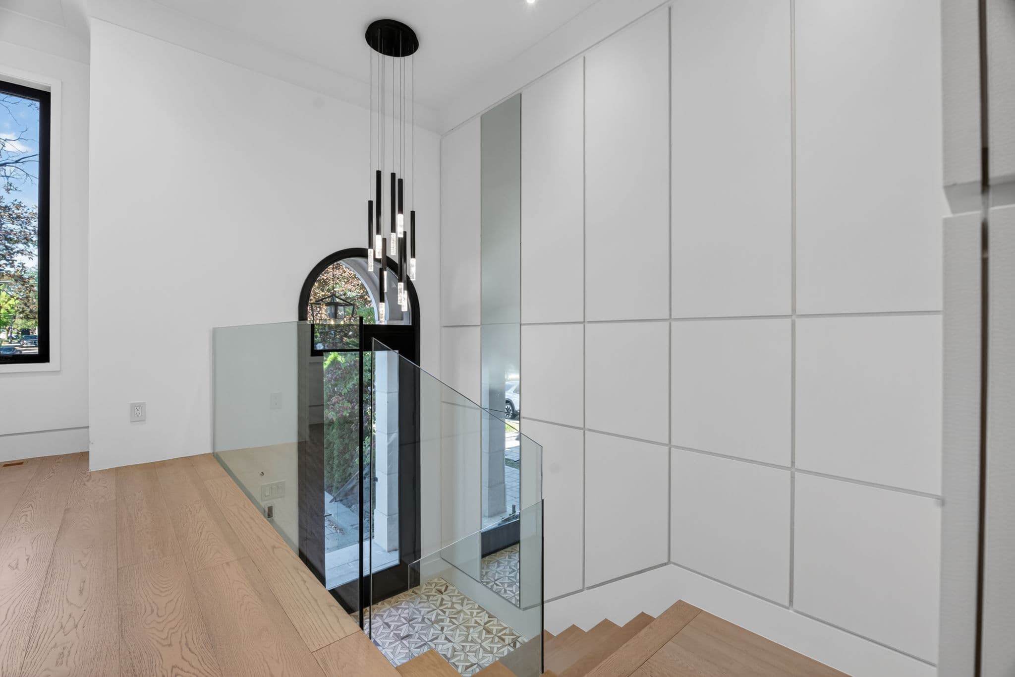 119 Glengrove Ave W Toronto, ON M4R 1P1