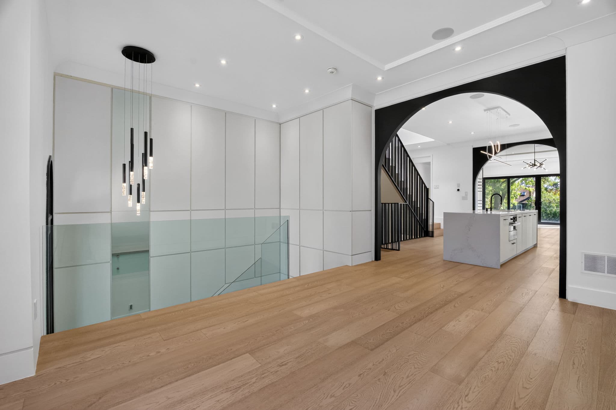 119 Glengrove Ave W Toronto, ON M4R 1P1