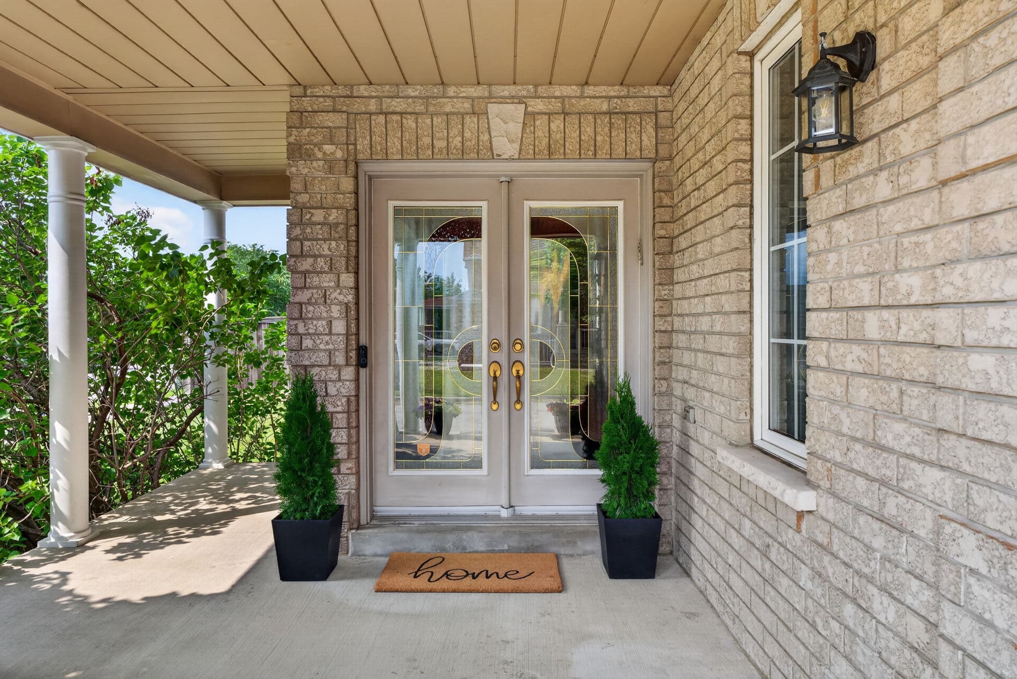 2 Foxfield Crescent Vaughan, ON L4K 5G2