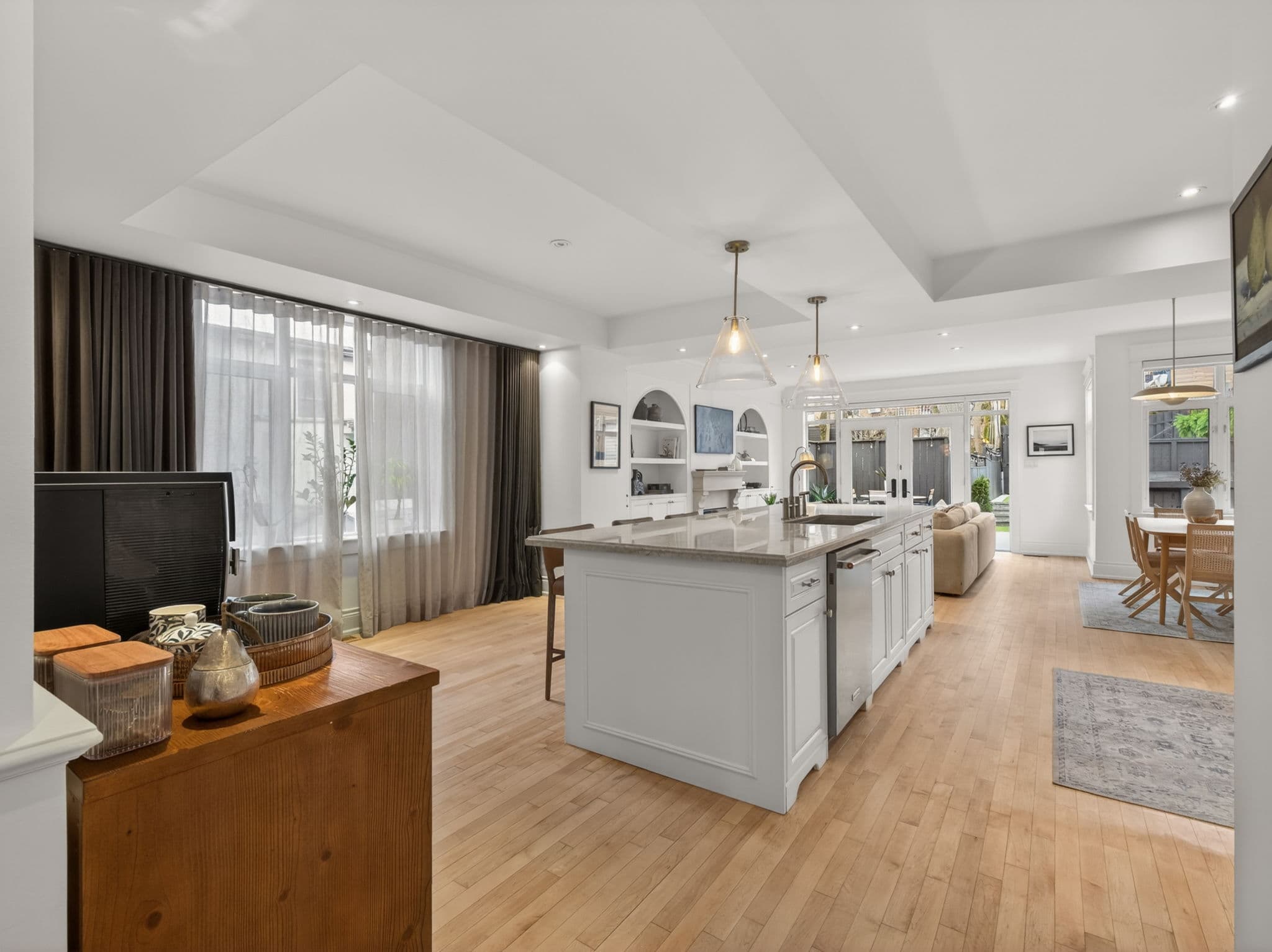 88 Neville Park Blvd Toronto, ON M4E 3P8